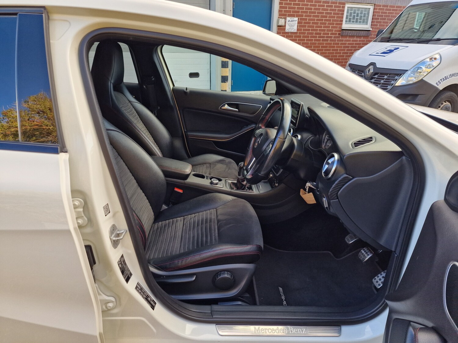 Used Mercedes-Benz A-Class 2015 for sale - 76384419: Photo 16