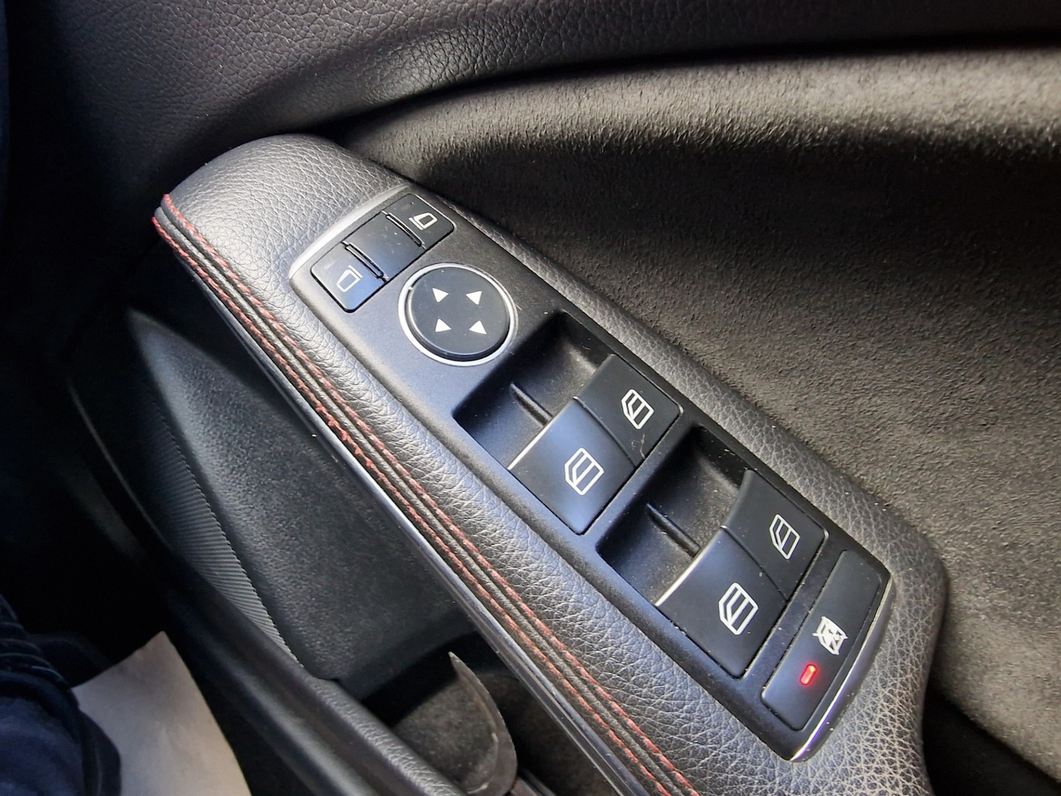 Used Mercedes-Benz A-Class 2015 for sale - 76384419: Photo 40