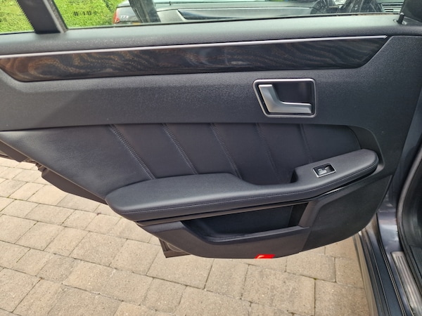 Used Mercedes-Benz E Class 2013 for sale - 76210899: Photo 11