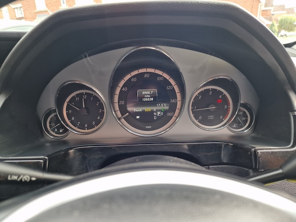 Used Mercedes-Benz E Class 2013 for sale - 76210899: Photo 28