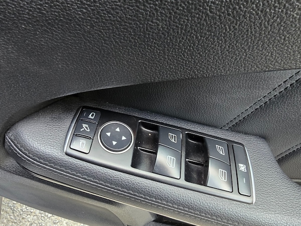 Used Mercedes-Benz E Class 2013 for sale - 76210899: Photo 32