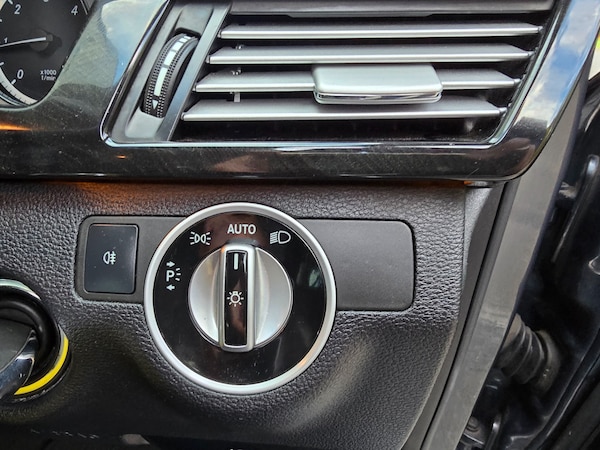 Used Mercedes-Benz E Class 2013 for sale - 76210899: Photo 33