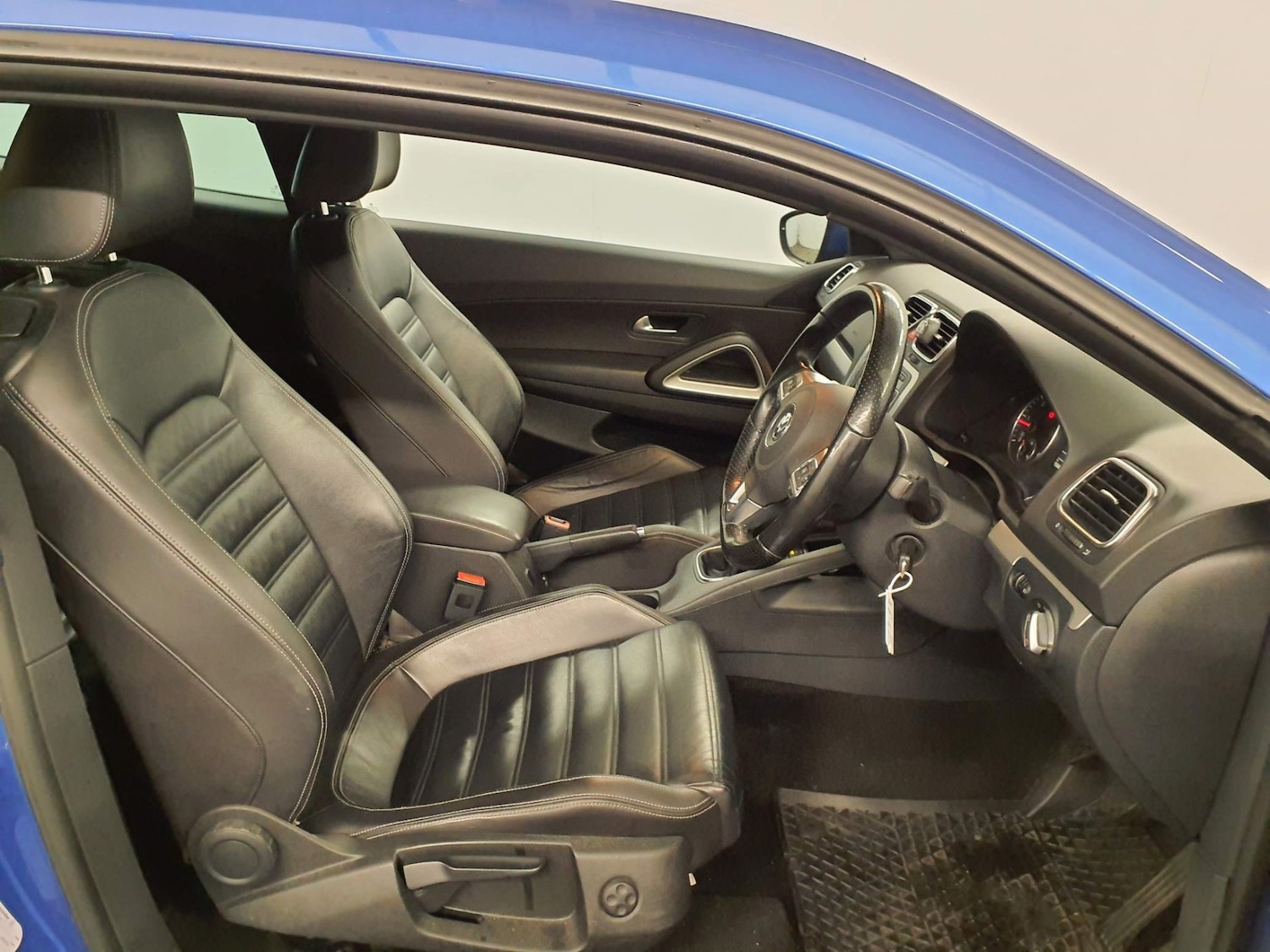 Used Volkswagen Scirocco 2014 for sale - 76484248: Photo 3