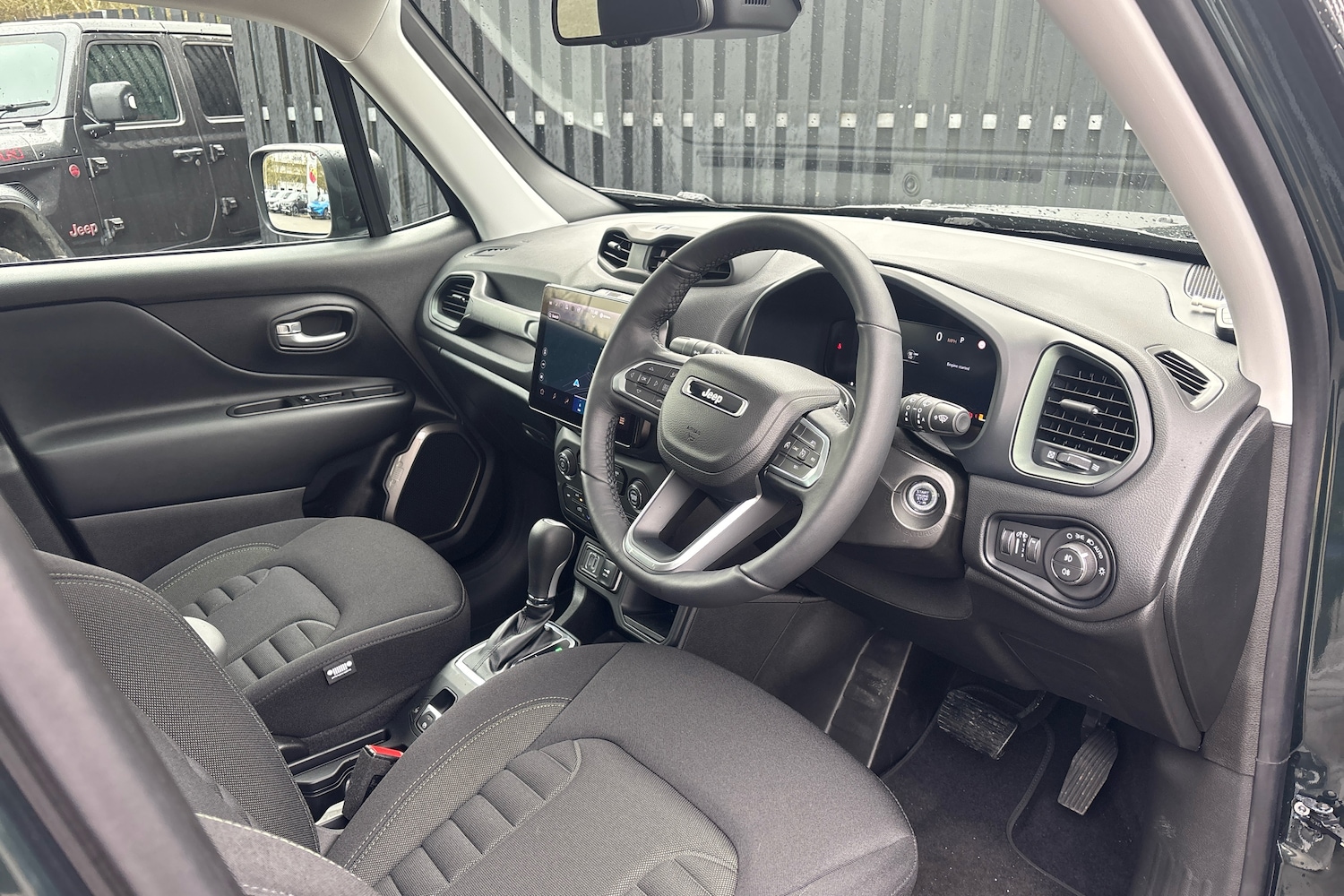 Used Jeep Renegade 2025 for sale - 77759252: Photo 19