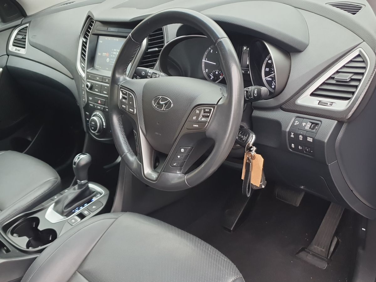 Used Hyundai Santa Fe 2018 for sale - 76881971: Photo 9