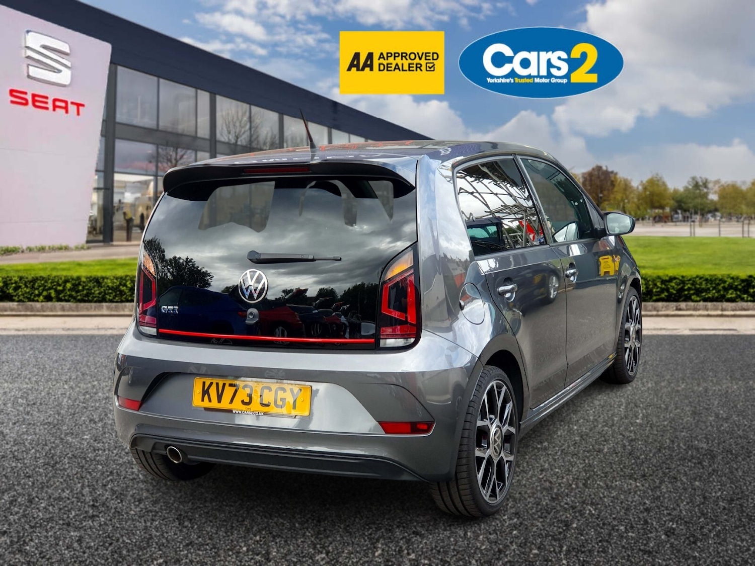 Used Volkswagen up! 2023 for sale - 76556909: Photo 2