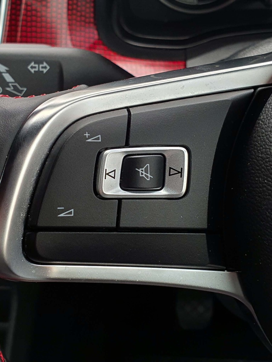 Used Volkswagen up! 2023 for sale - 76556909: Photo 28