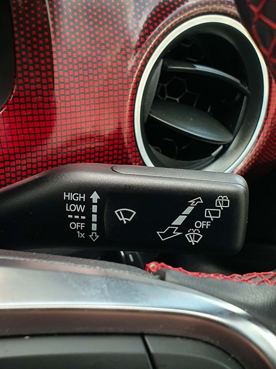 Used Volkswagen up! 2023 for sale - 76556909: Photo 32