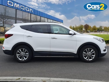Used Hyundai Santa Fe 2018 for sale - 76557014: Photo