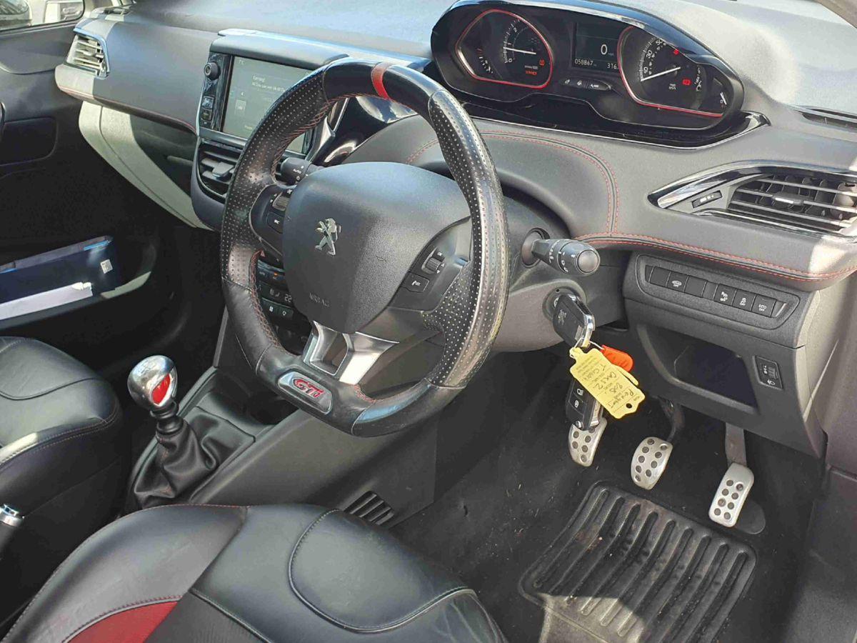 Used Peugeot 208 2017 for sale - 76556876: Photo 9