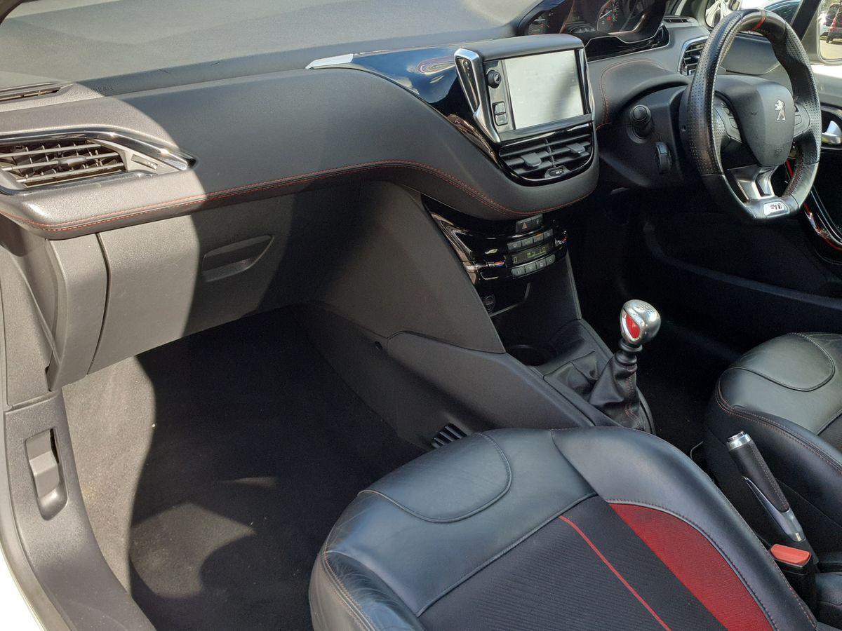 Used Peugeot 208 2017 for sale - 76788111: Photo 14