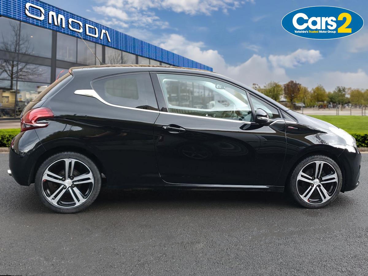 Used Peugeot 208 2015 for sale - 76745394: Photo 2