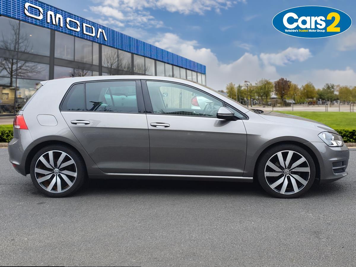 Used Volkswagen Golf 2017 for sale - 76556988: Photo 2