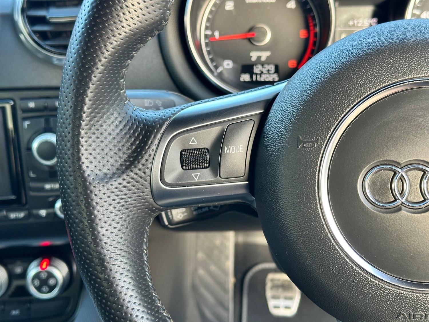 Used Audi TT 2013 for sale - 76702092: Photo 24