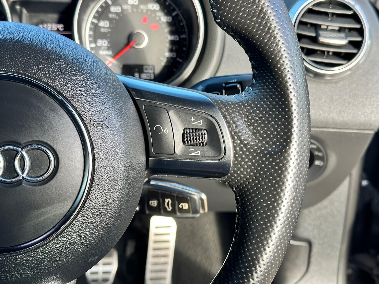 Used Audi TT 2013 for sale - 76702092: Photo 25