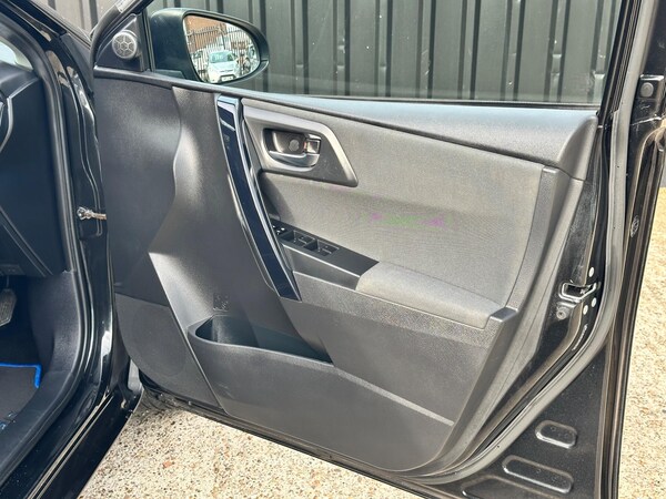 Used Toyota Auris 2017 for sale - 76317876: Photo 10
