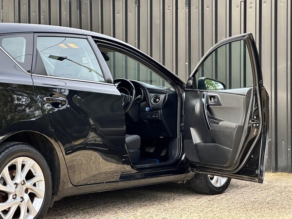 Used Toyota Auris 2017 for sale - 76317876: Photo 9
