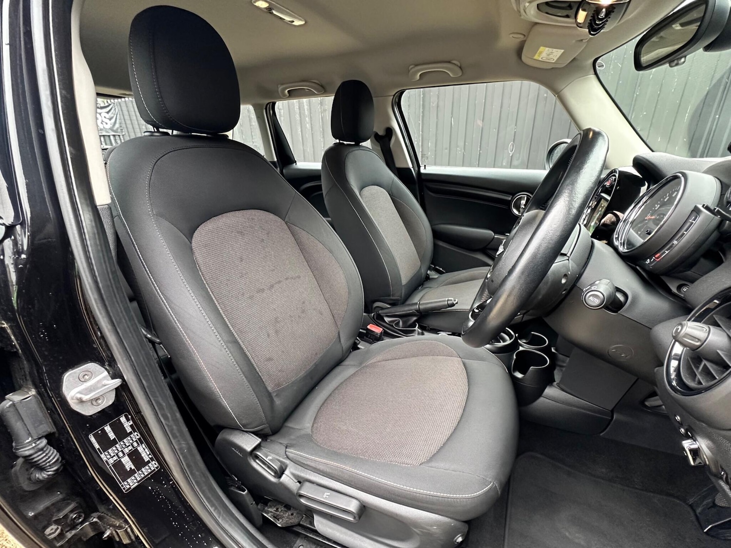 Used MINI Hatch 2018 for sale - 76689179: Photo 11