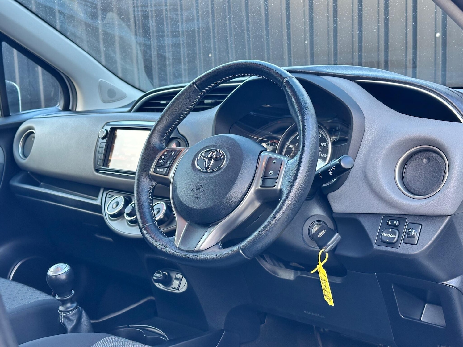 Used Toyota Yaris 2015 for sale - 76607993: Photo 12