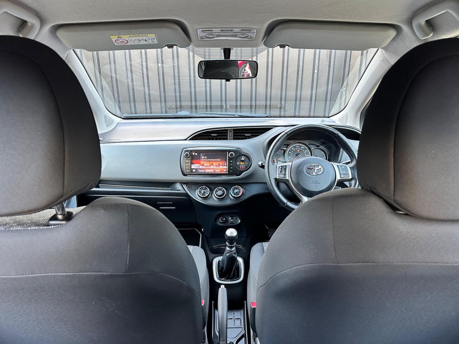 Used Toyota Yaris 2015 for sale - 76607993: Photo 17