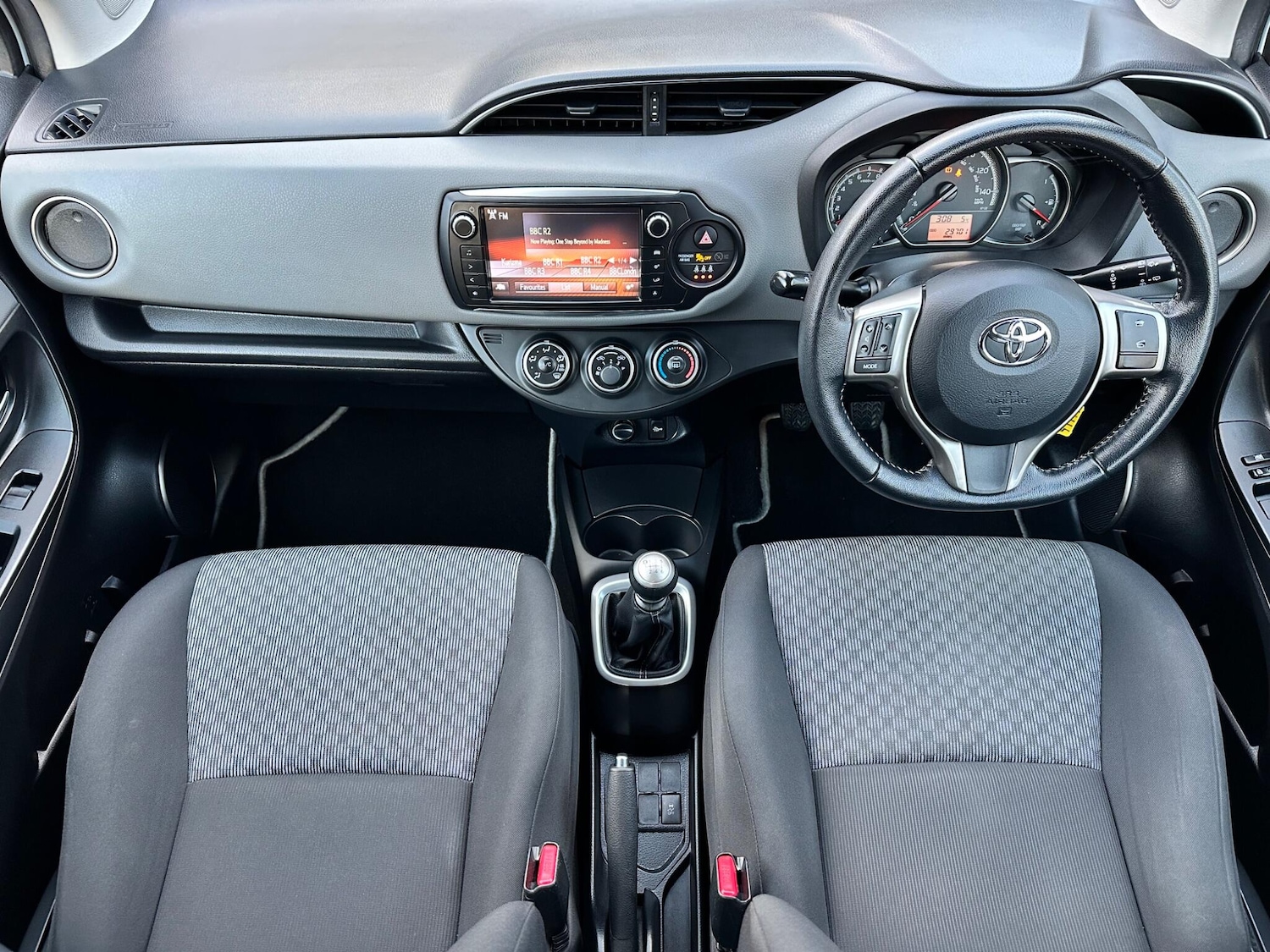Used Toyota Yaris 2015 for sale - 76607993: Photo 18