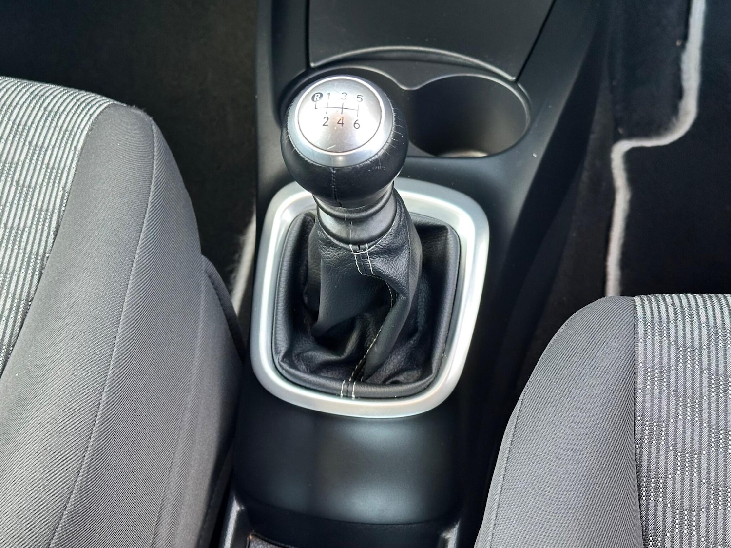 Used Toyota Yaris 2015 for sale - 76607993: Photo 19