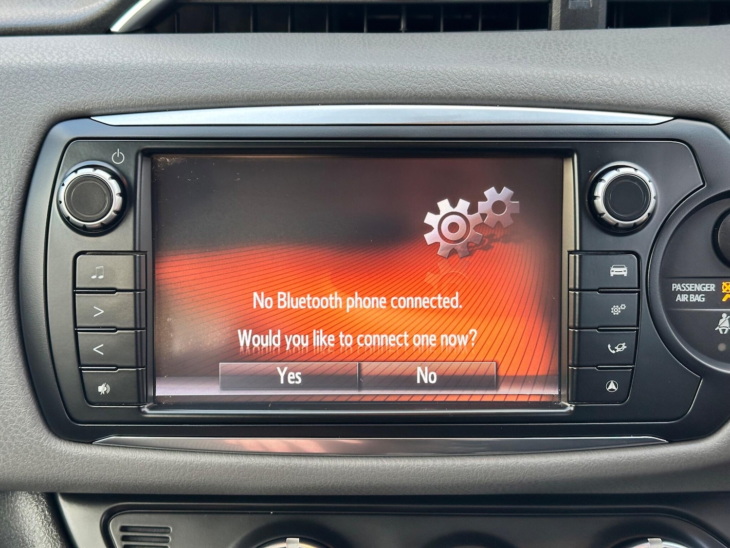 Used Toyota Yaris 2015 for sale - 76607993: Photo 25