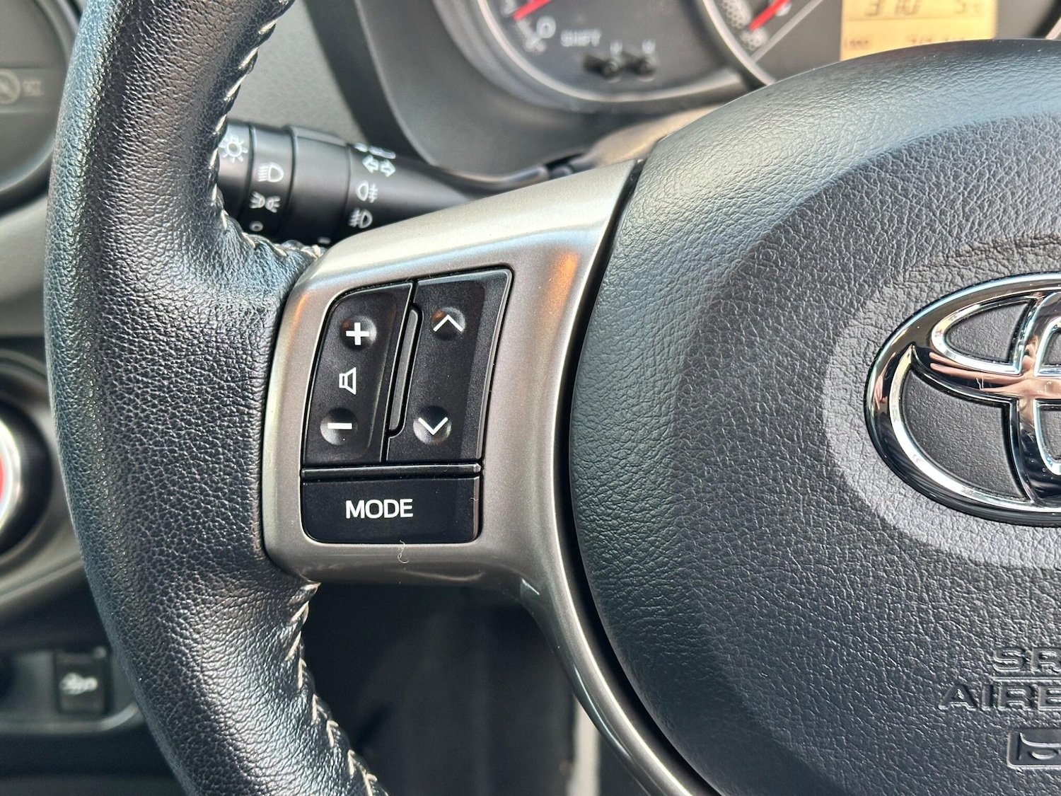 Used Toyota Yaris 2015 for sale - 76607993: Photo 28