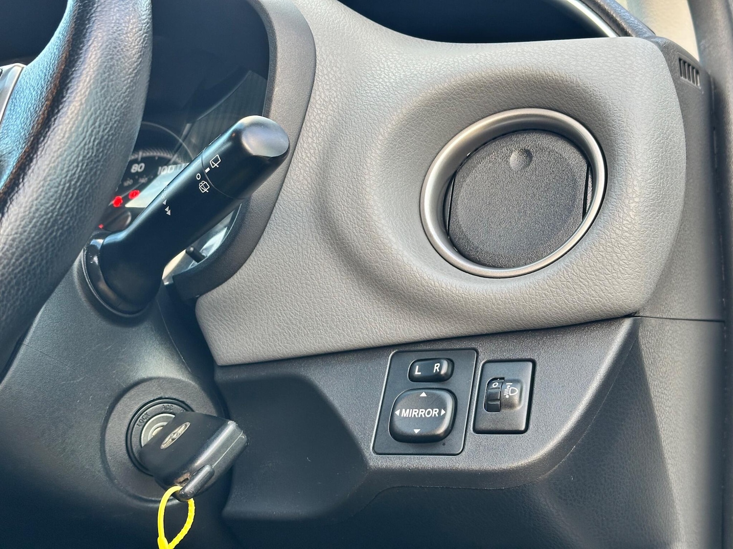 Used Toyota Yaris 2015 for sale - 76607993: Photo 32