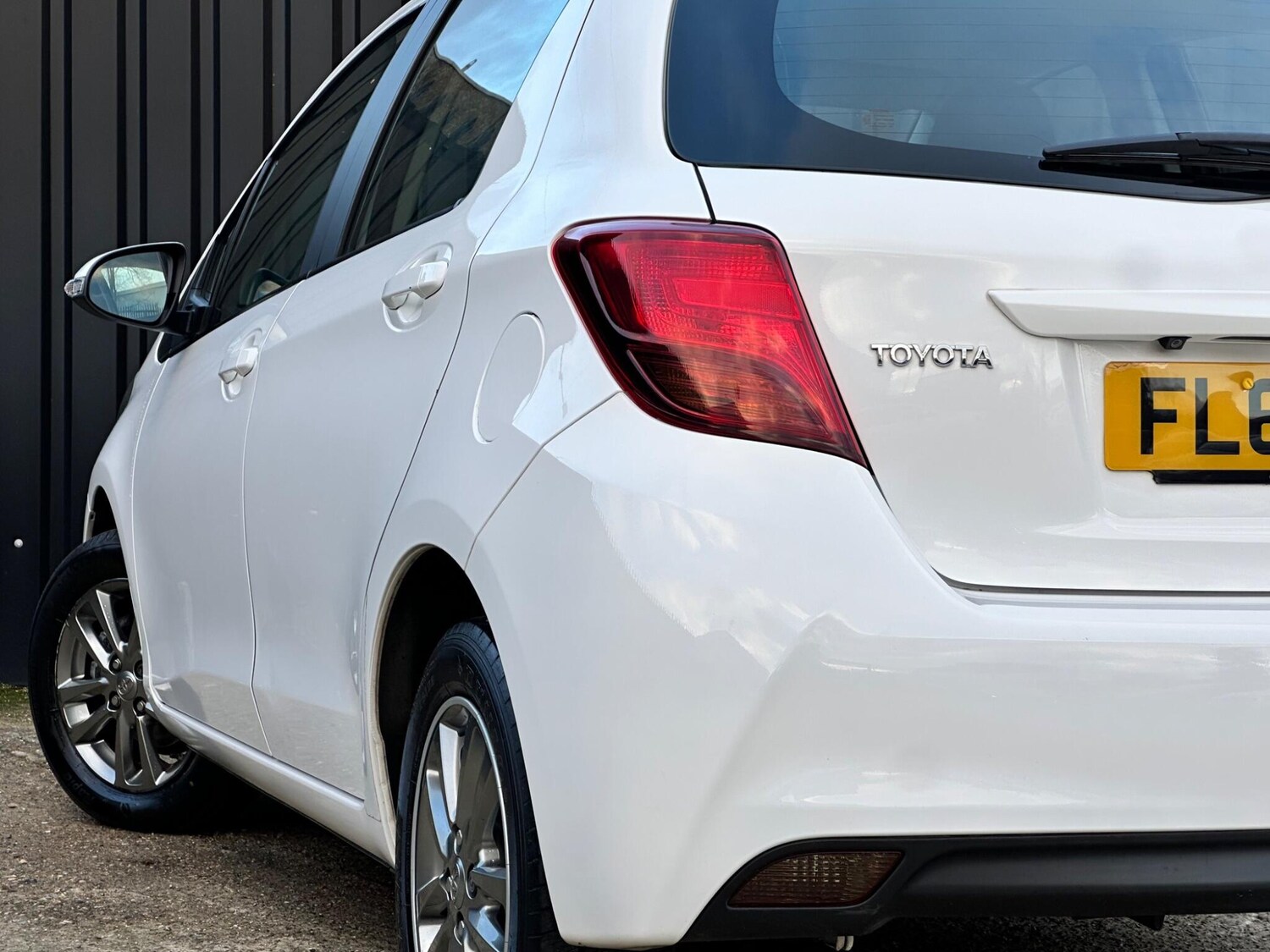 Used Toyota Yaris 2015 for sale - 76607993: Photo 34