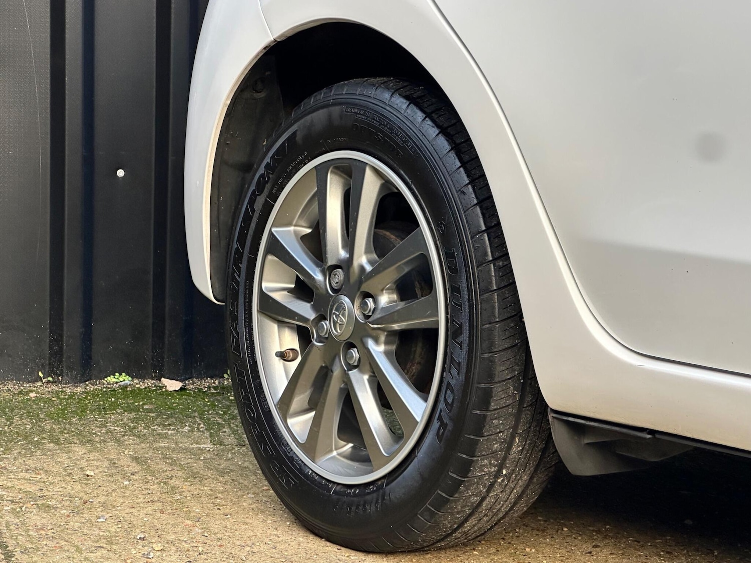 Used Toyota Yaris 2015 for sale - 76607993: Photo 36