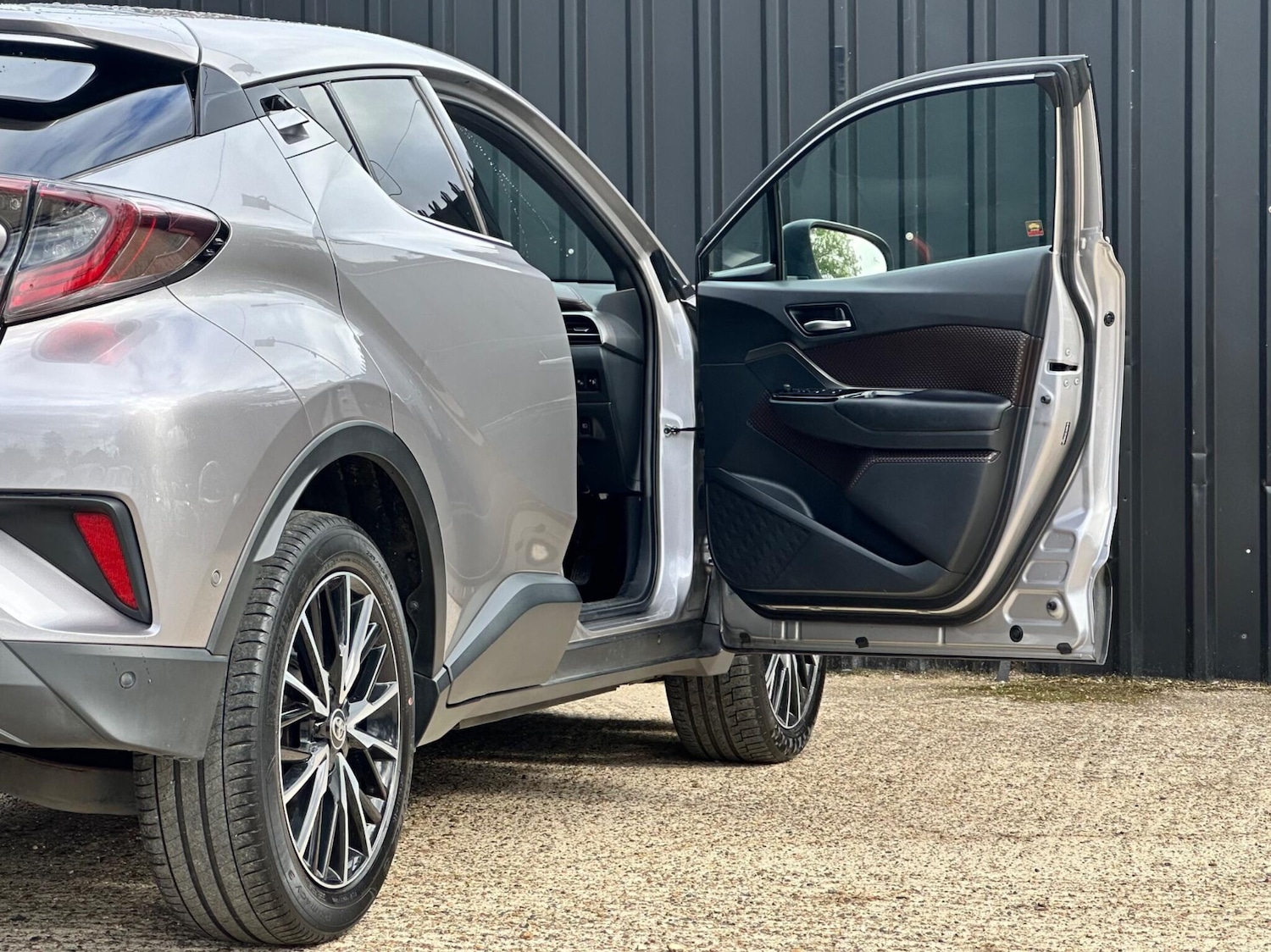 Used Toyota C-HR 2019 for sale - 76317804: Photo 10