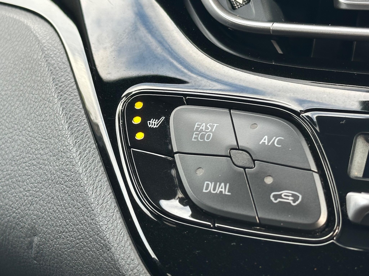 Used Toyota C-HR 2019 for sale - 76317804: Photo 23