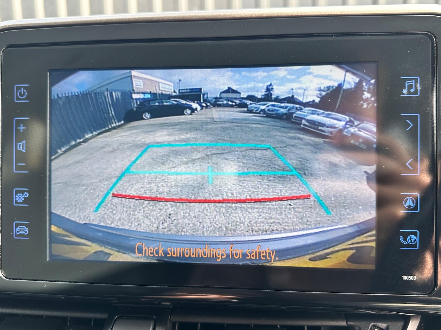 Used Toyota C-HR 2019 for sale - 76317804: Photo 3