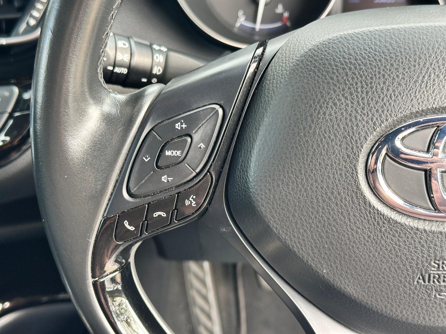 Used Toyota C-HR 2019 for sale - 76317804: Photo 30