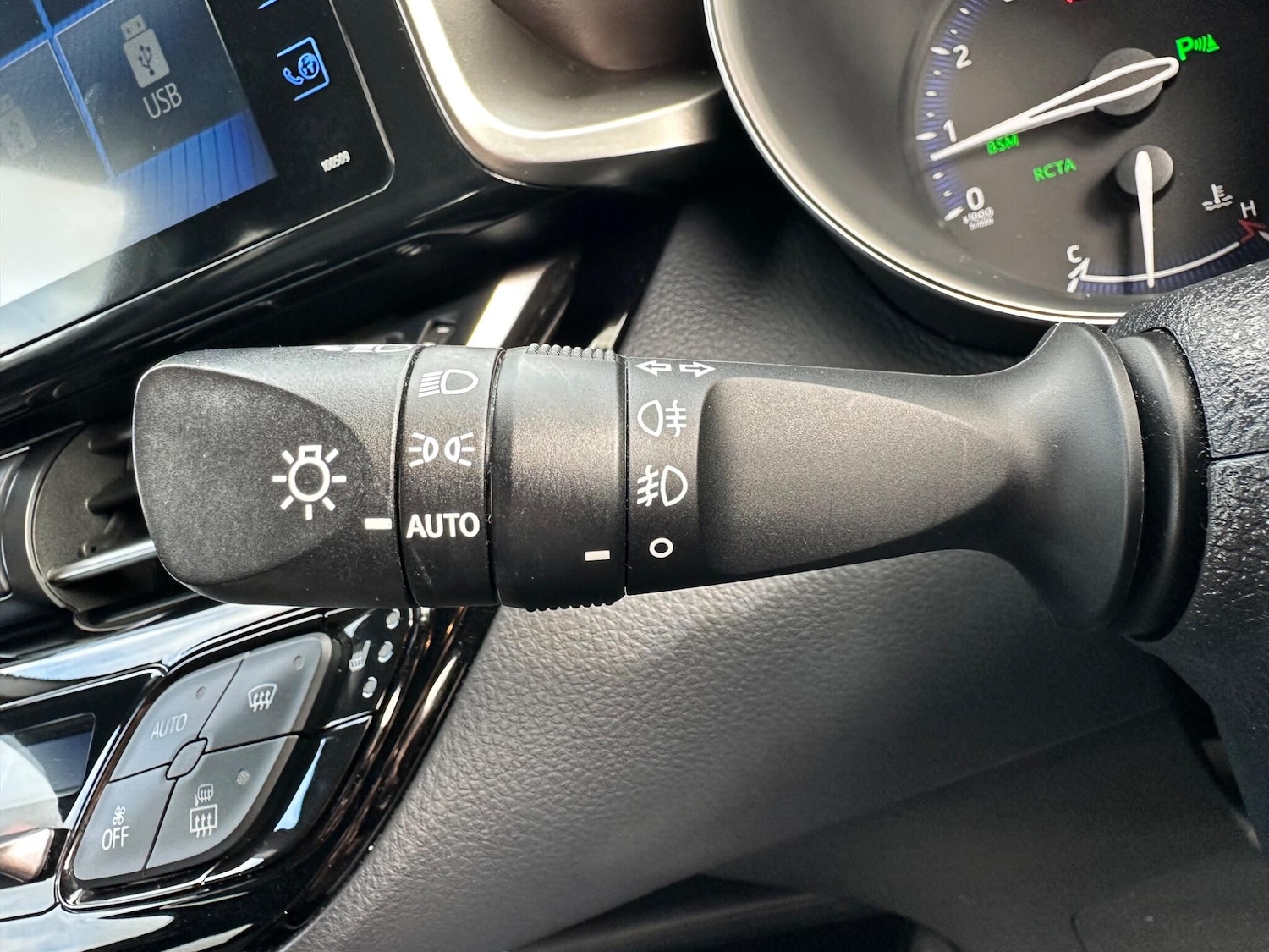 Used Toyota C-HR 2019 for sale - 76317804: Photo 32