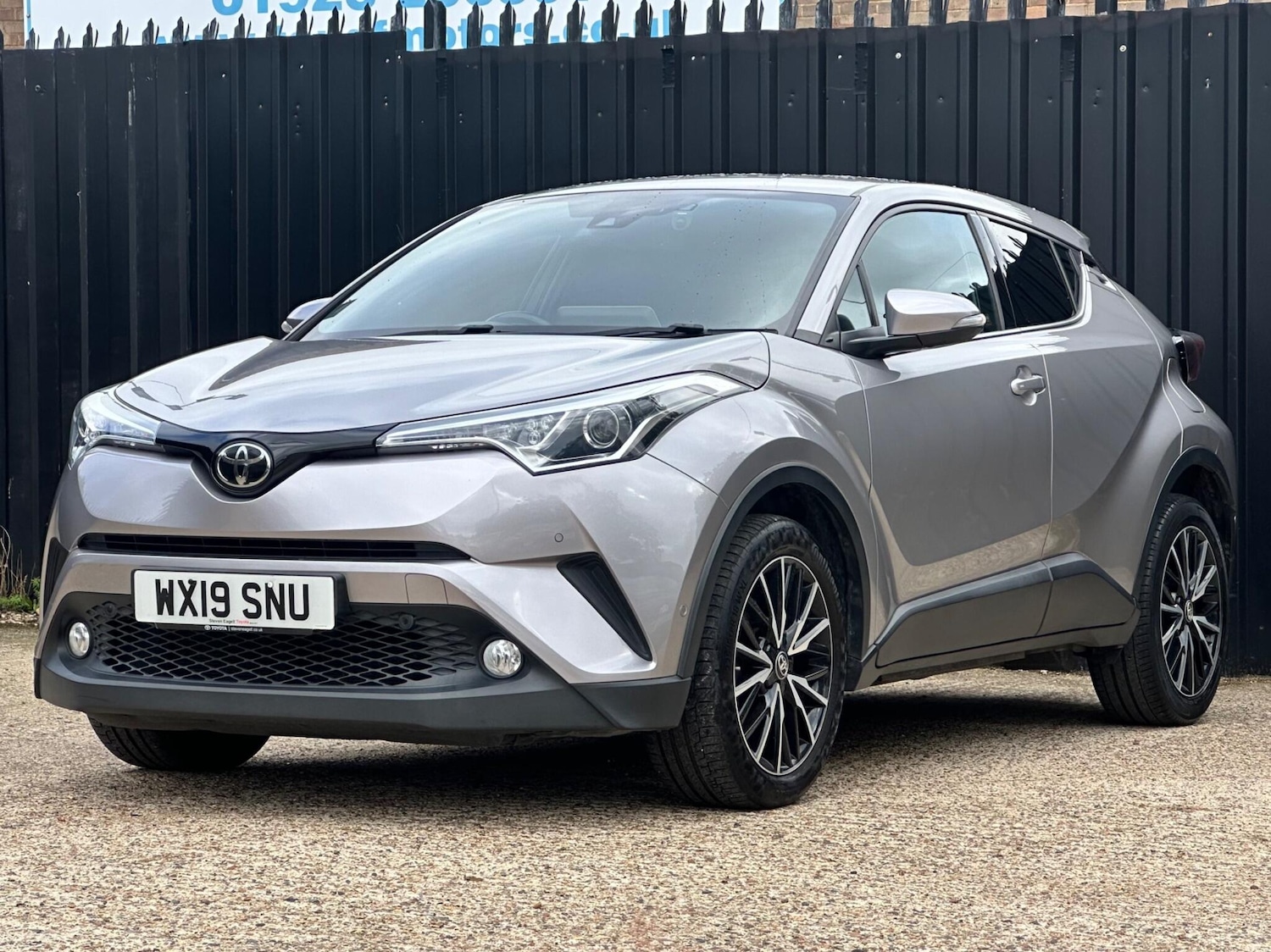 Used Toyota C-HR 2019 for sale - 76317804: Photo 5