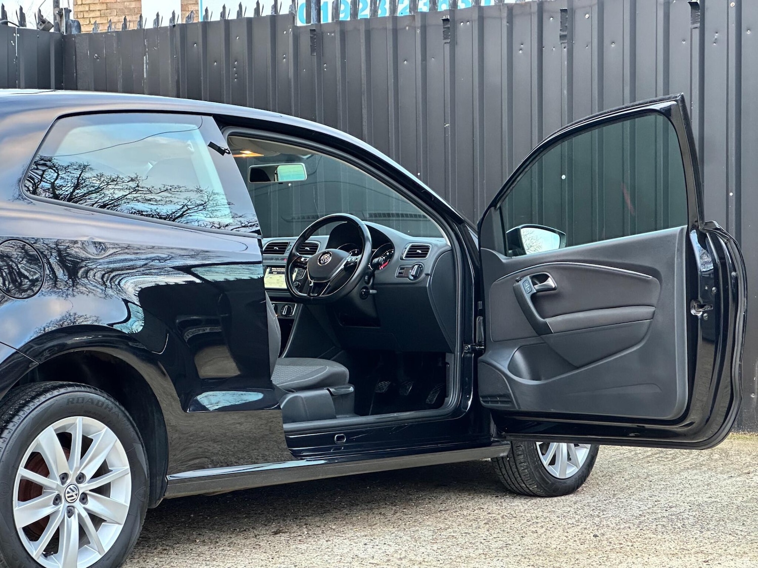 Used Volkswagen Polo 2015 for sale - 76701752: Photo 10