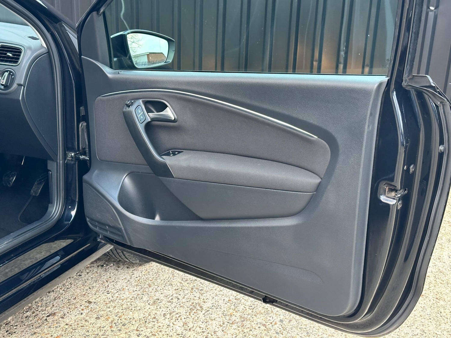 Used Volkswagen Polo 2015 for sale - 76701752: Photo 11