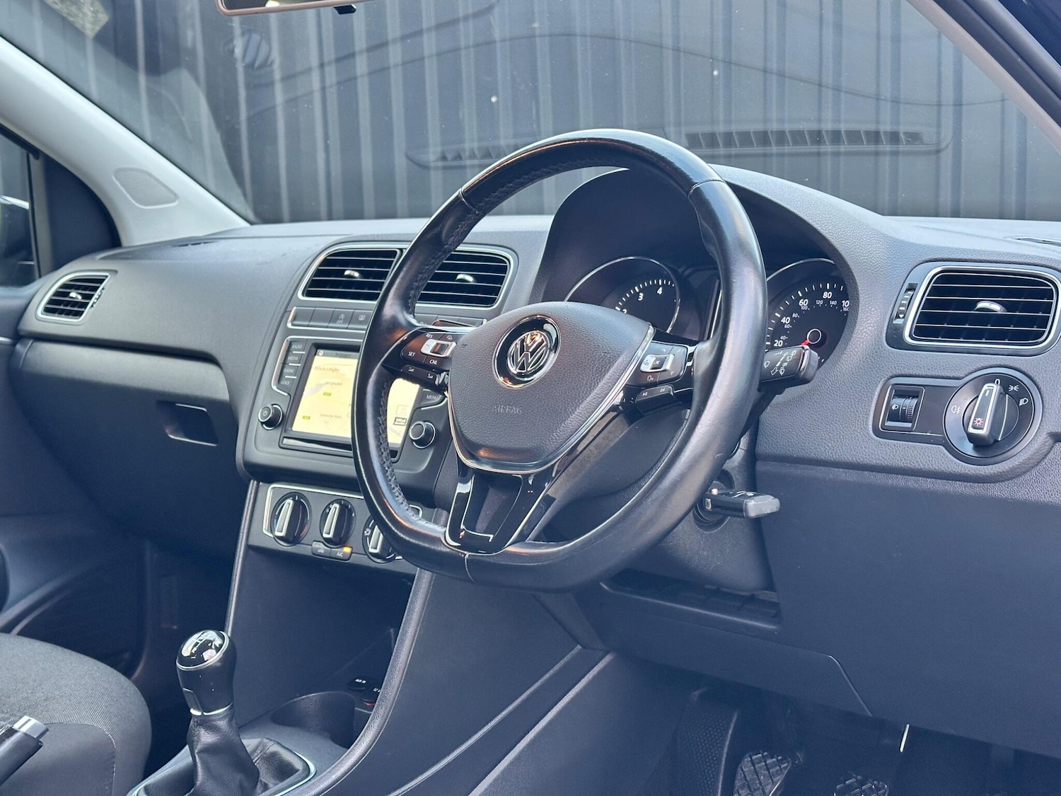 Used Volkswagen Polo 2015 for sale - 76701752: Photo 12