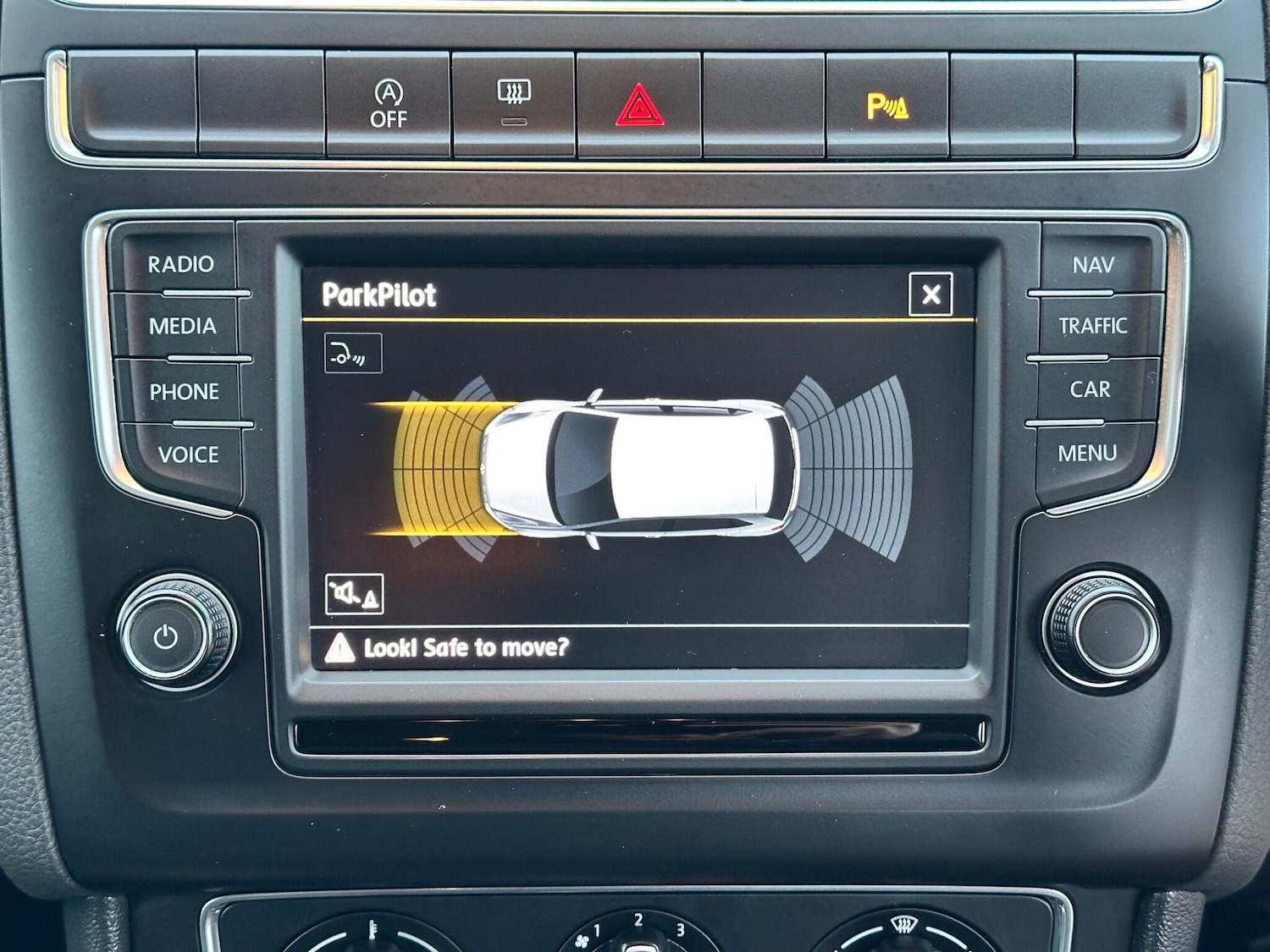 Used Volkswagen Polo 2015 for sale - 76701752: Photo 25