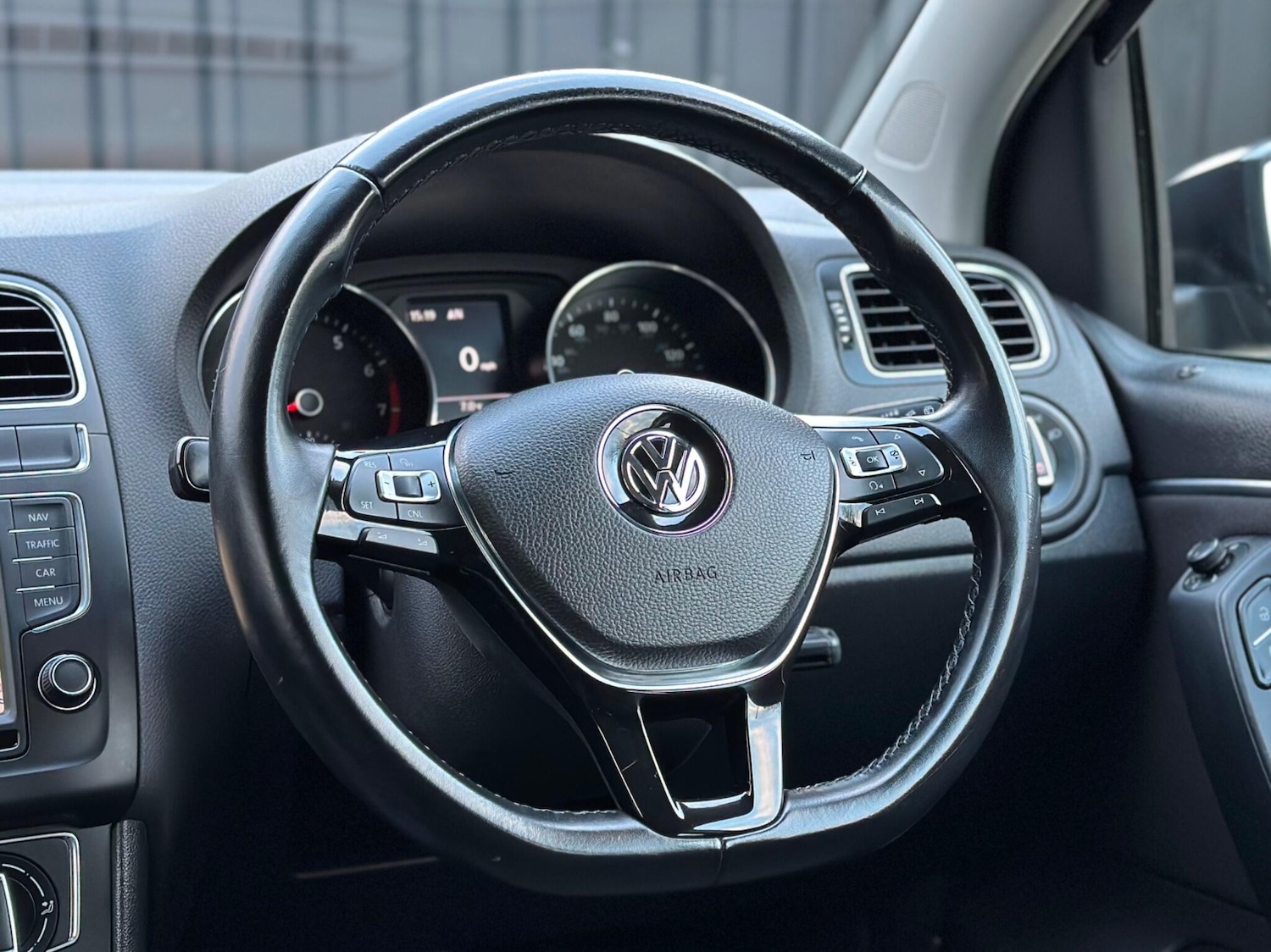 Used Volkswagen Polo 2015 for sale - 76701752: Photo 26