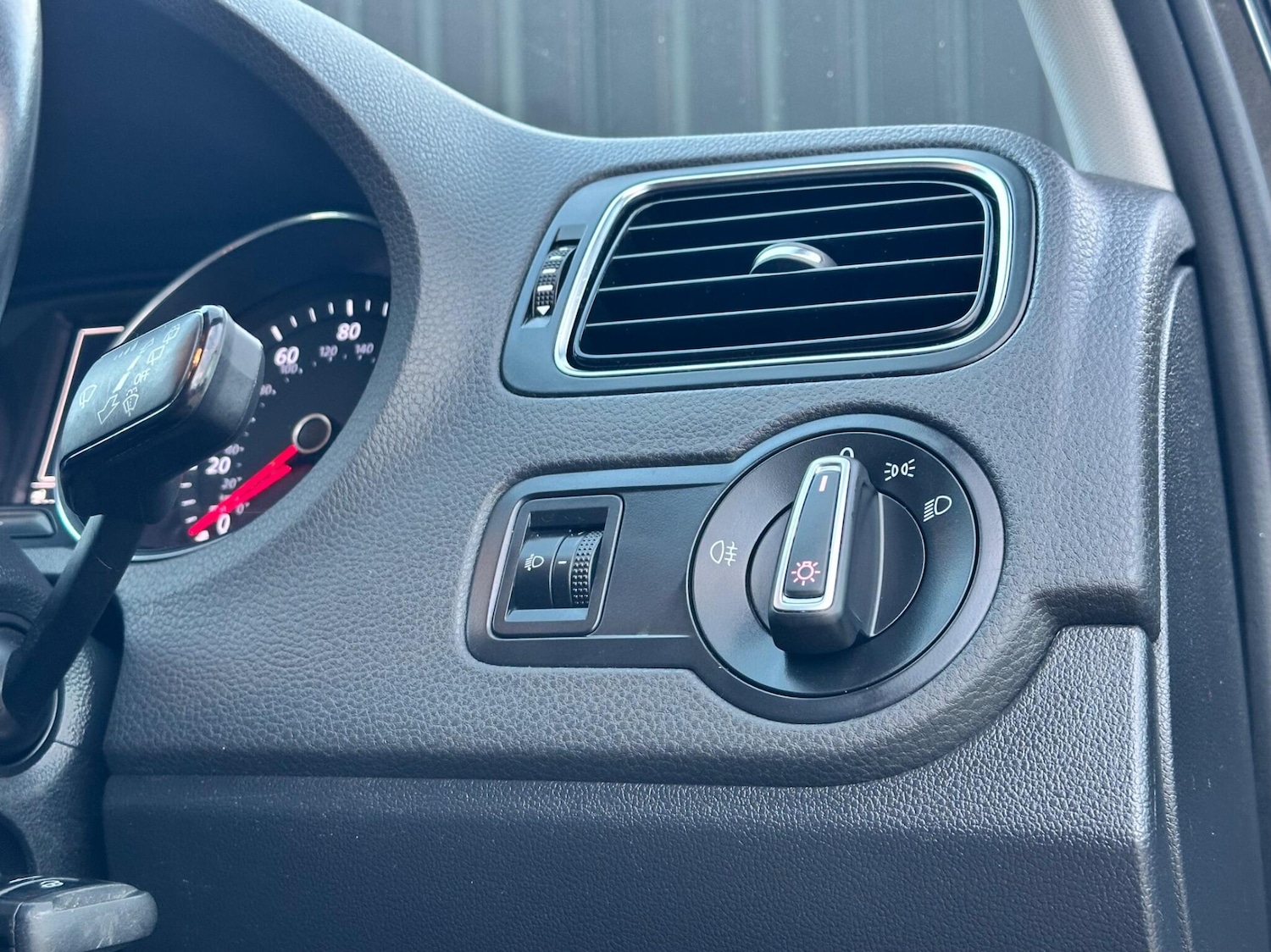 Used Volkswagen Polo 2015 for sale - 76701752: Photo 32