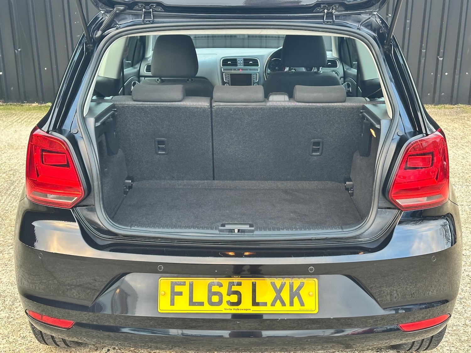 Used Volkswagen Polo 2015 for sale - 76701752: Photo 33