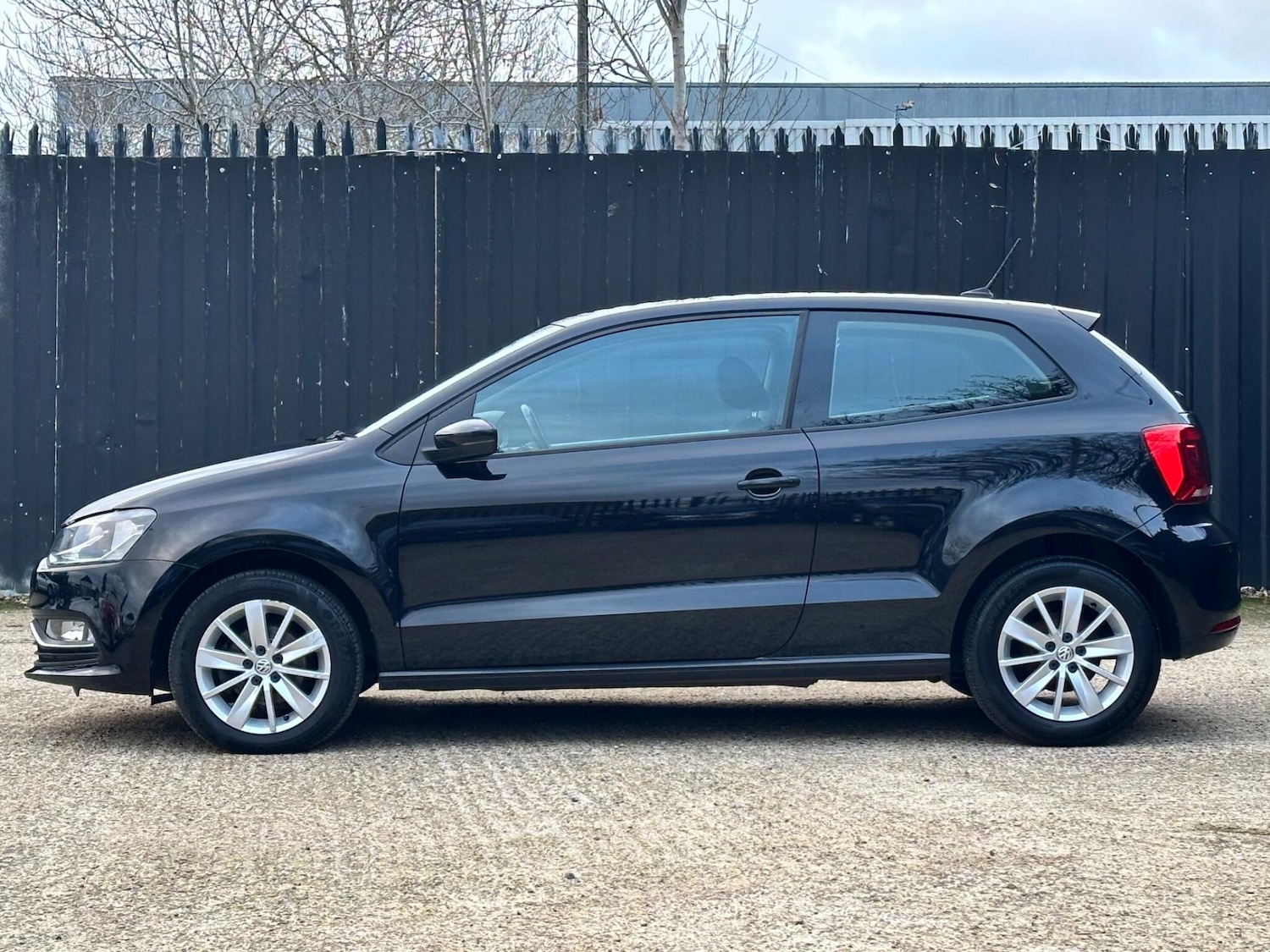 Used Volkswagen Polo 2015 for sale - 76701752: Photo 6
