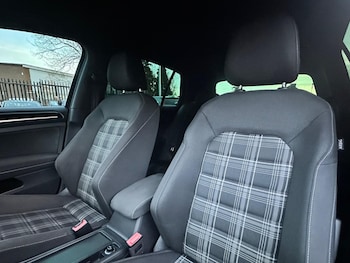 Used Volkswagen Golf 2016 for sale - 76538545: Photo