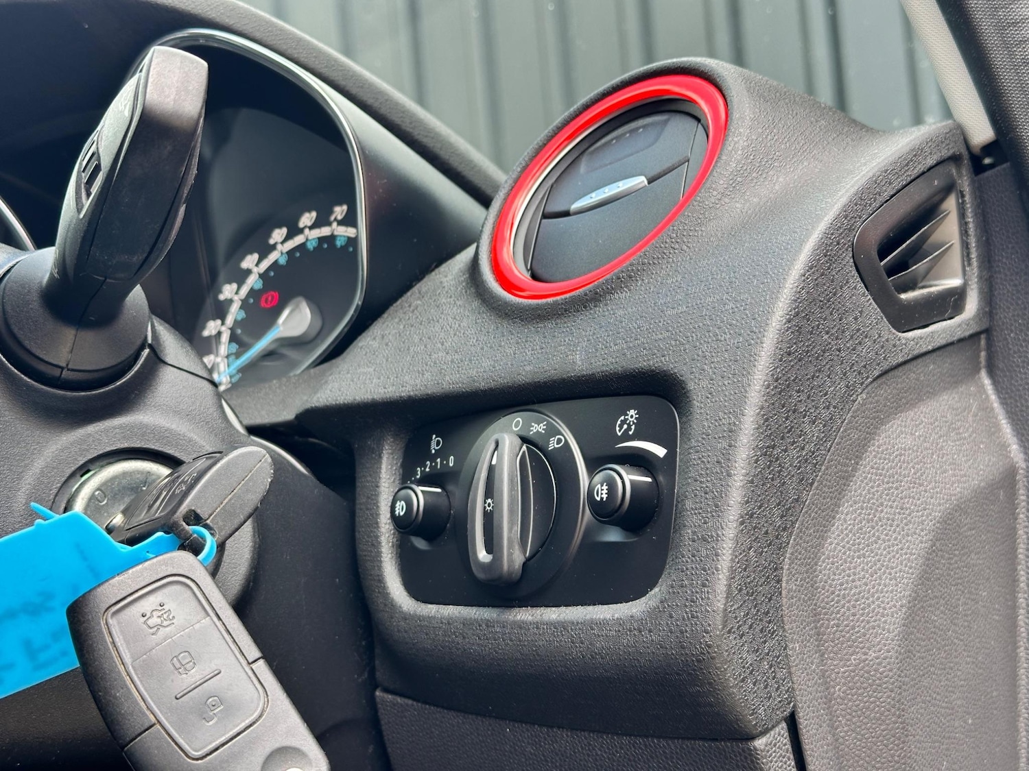 Used Ford Fiesta 2015 for sale - 76522103: Photo 30