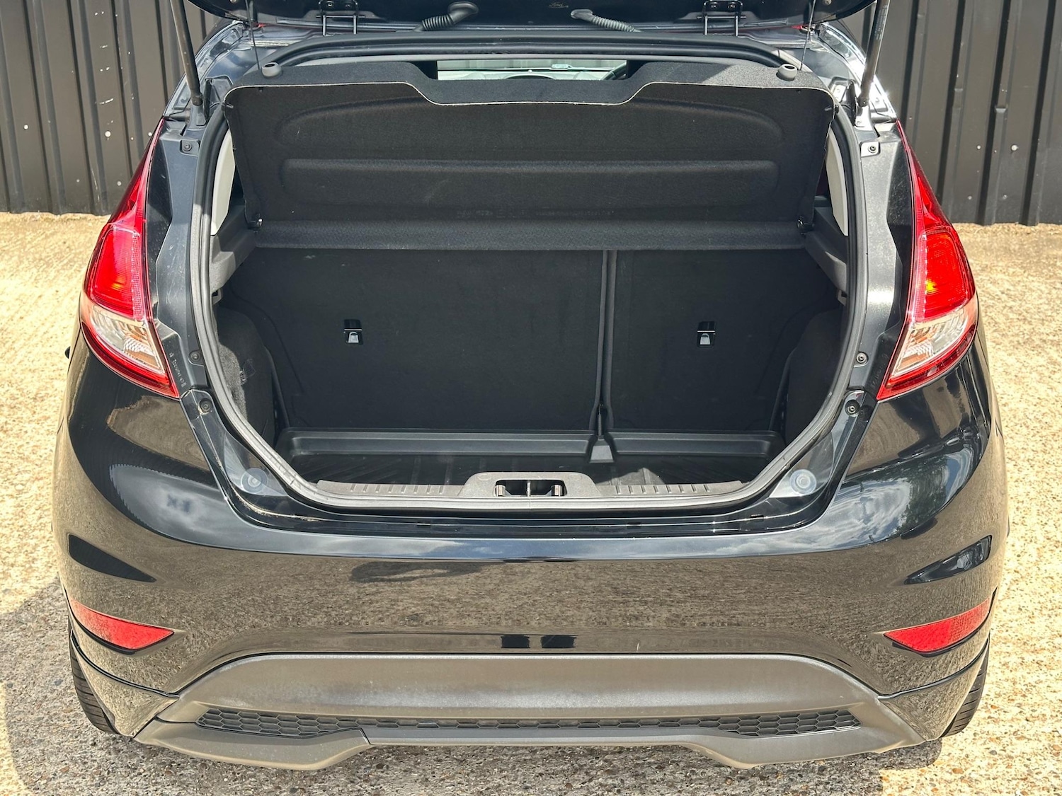 Used Ford Fiesta 2015 for sale - 76522103: Photo 34