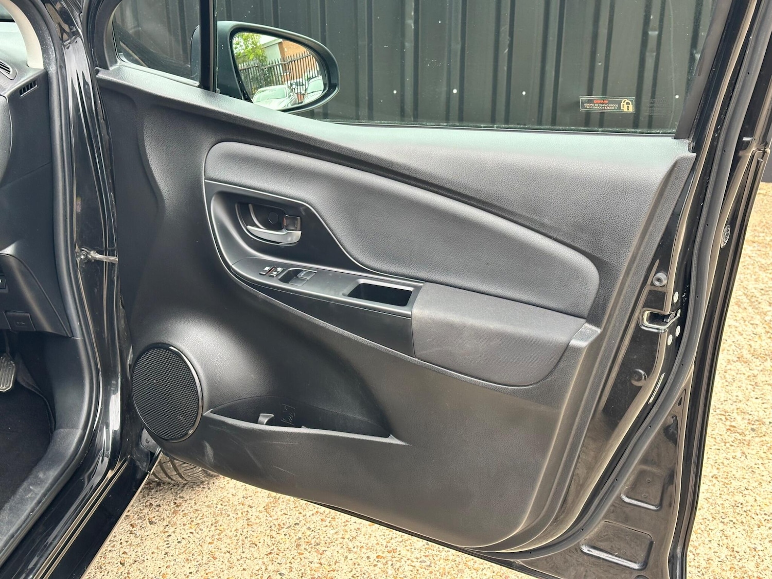 Used Toyota Yaris 2018 for sale - 76317844: Photo 10