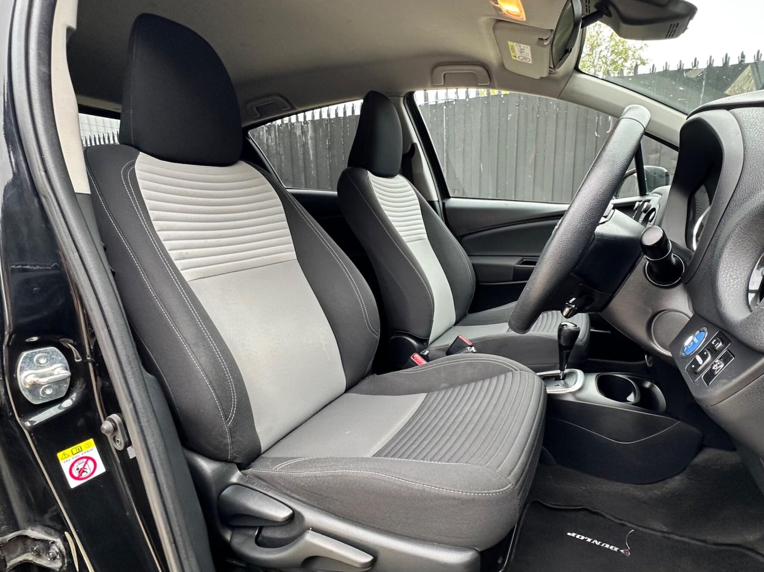 Used Toyota Yaris 2018 for sale - 76317844: Photo 11
